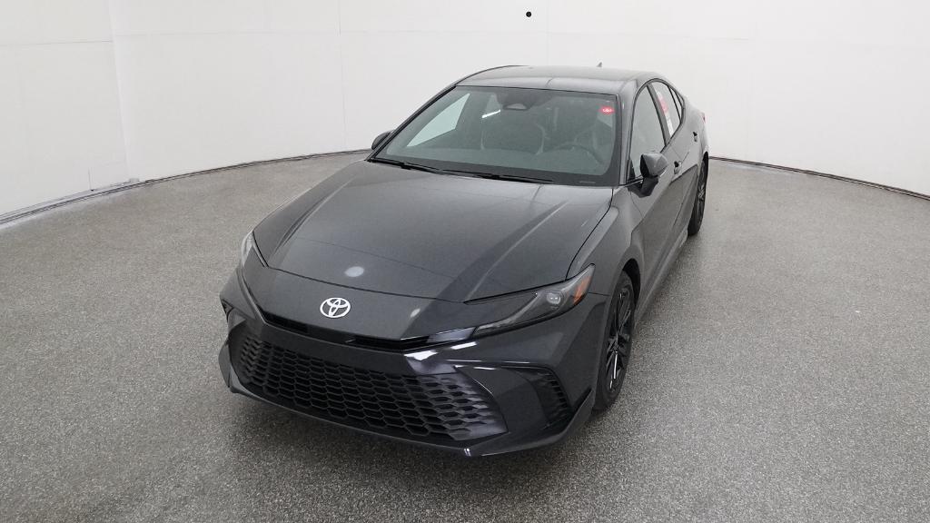 2025 Toyota Camry SE photo 5