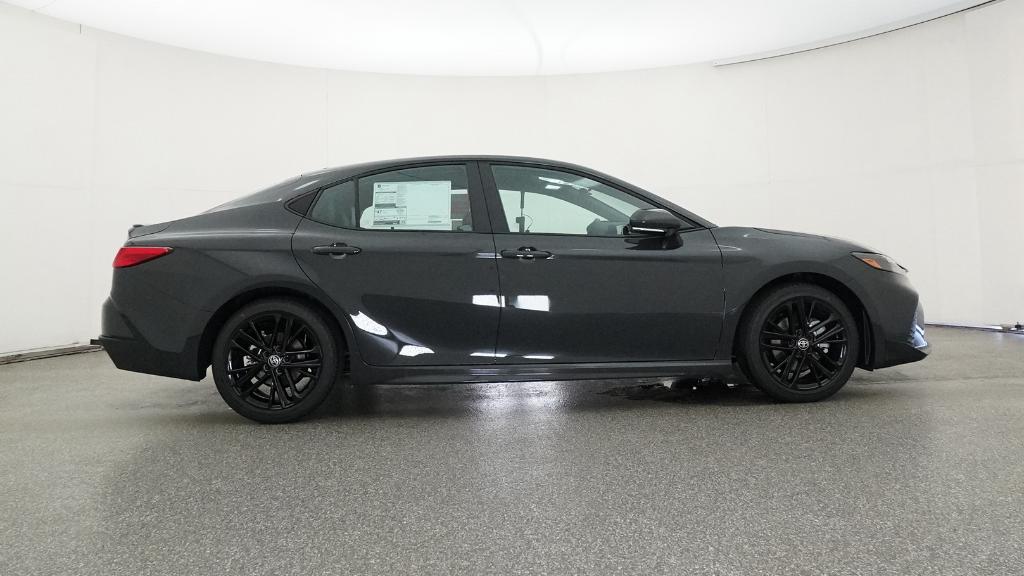 2025 Toyota Camry SE photo 26
