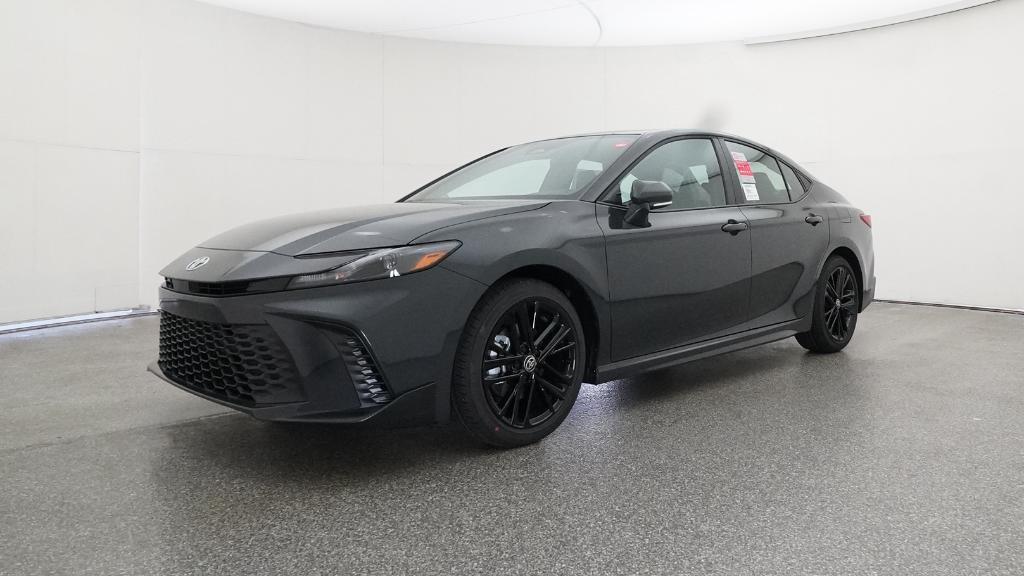 2025 Toyota Camry SE photo 6