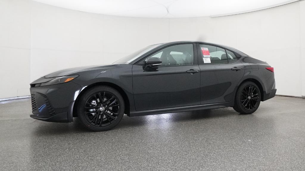 2025 Toyota Camry SE photo 8