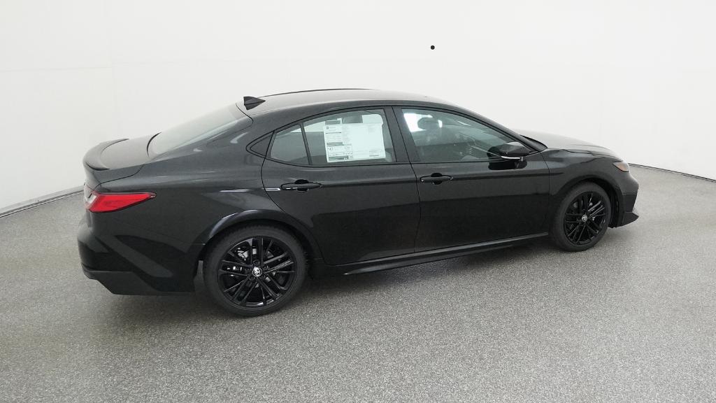 2025 Toyota Camry SE photo 13