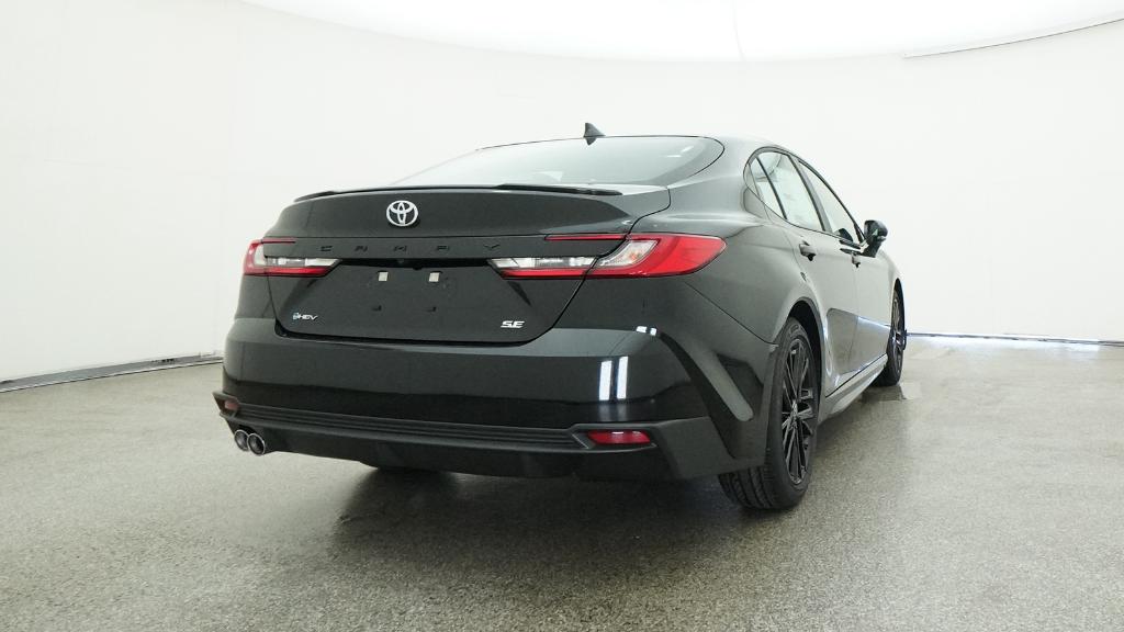2025 Toyota Camry SE photo 15