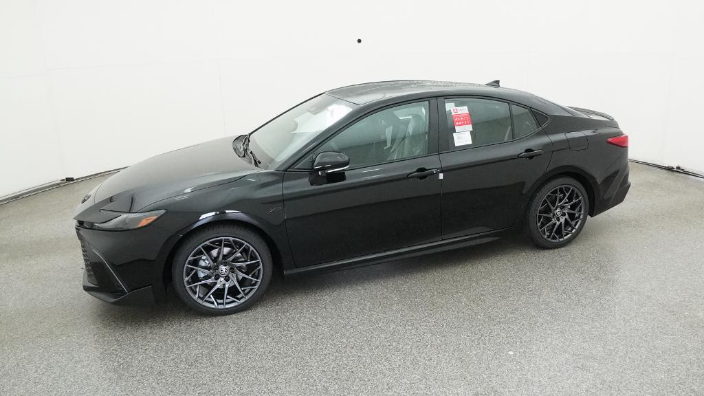 2025 Toyota Camry SE photo 4