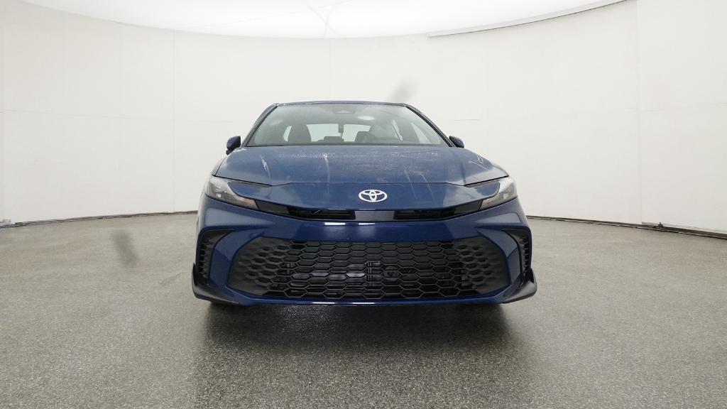 2025 Toyota Camry SE photo 3