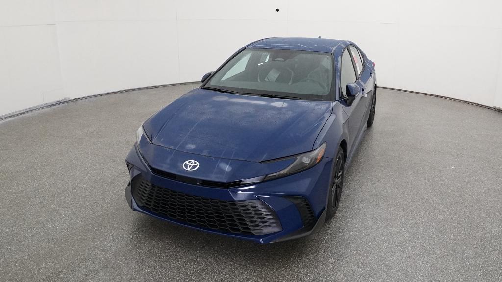 2025 Toyota Camry SE photo 5