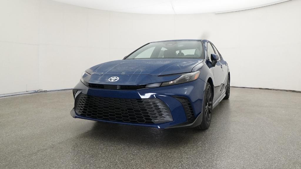 2025 Toyota Camry SE photo 4