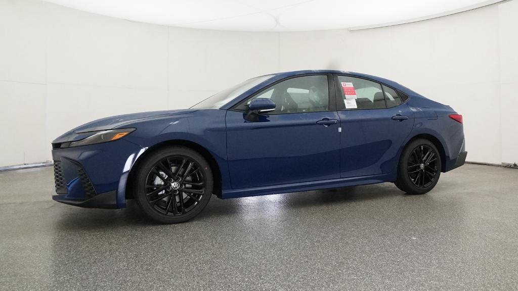2025 Toyota Camry SE photo 8
