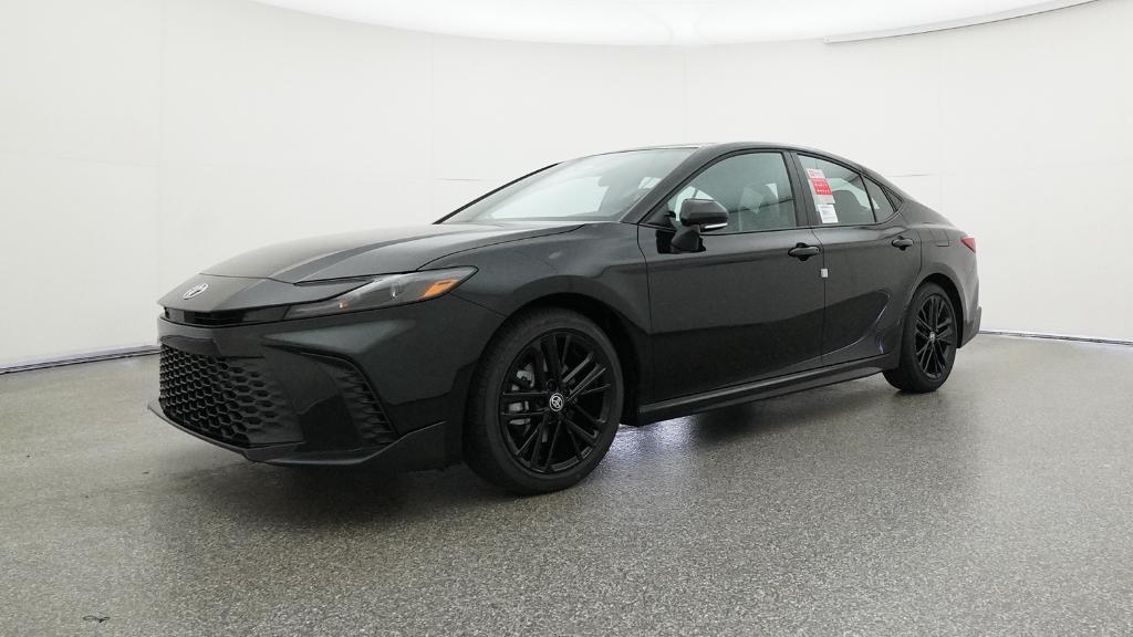 2025 Toyota Camry SE photo 3