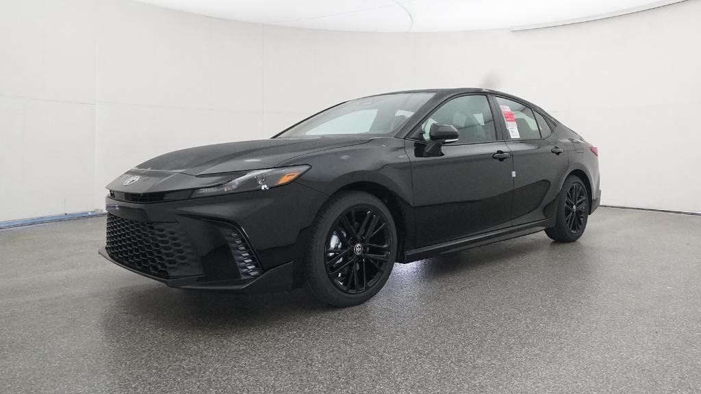 2025 Toyota Camry SE photo 3