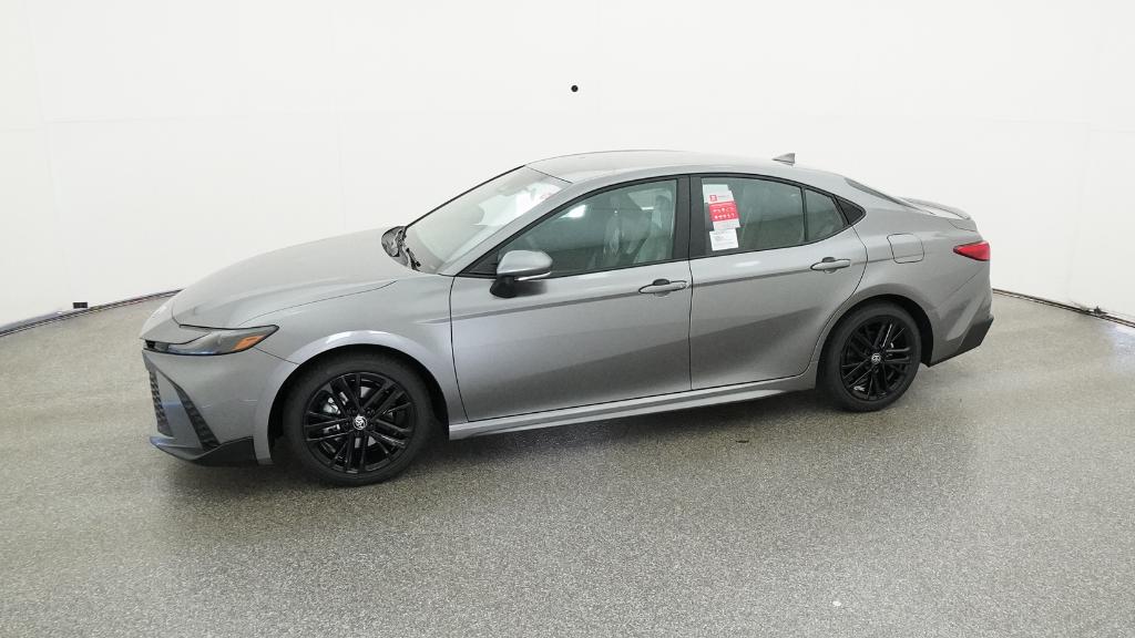 2025 Toyota Camry SE photo 7