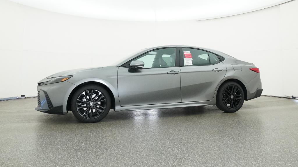 2025 Toyota Camry SE photo 8