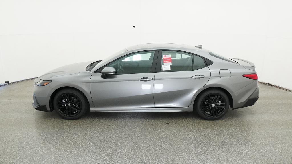 2025 Toyota Camry SE photo 9
