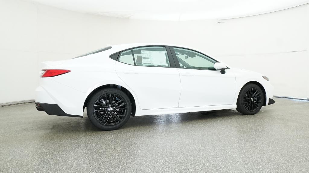 2025 Toyota Camry SE photo 18
