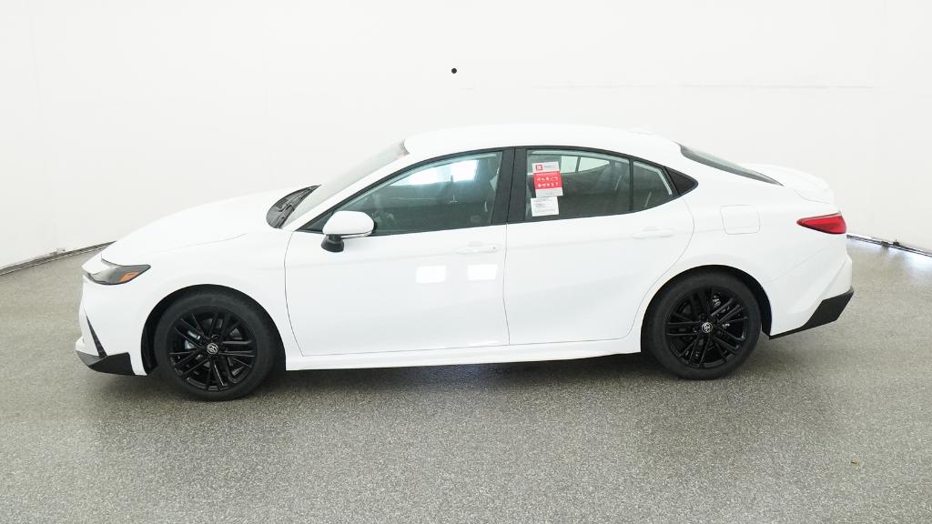 2025 Toyota Camry SE photo 4