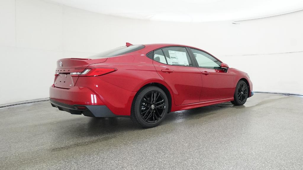 2025 Toyota Camry SE photo 13