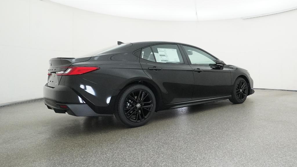 2026 Toyota Camry SE photo 18