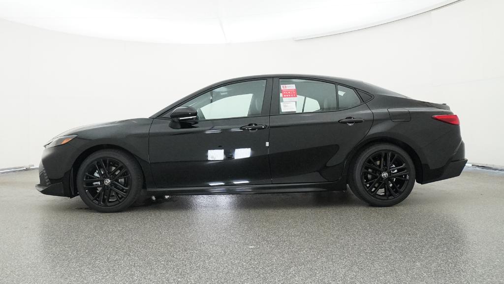 2026 Toyota Camry SE photo 7