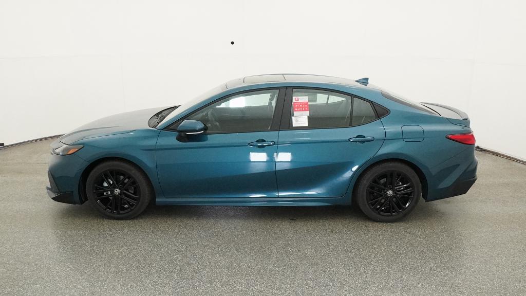2026 Toyota Camry SE photo 9