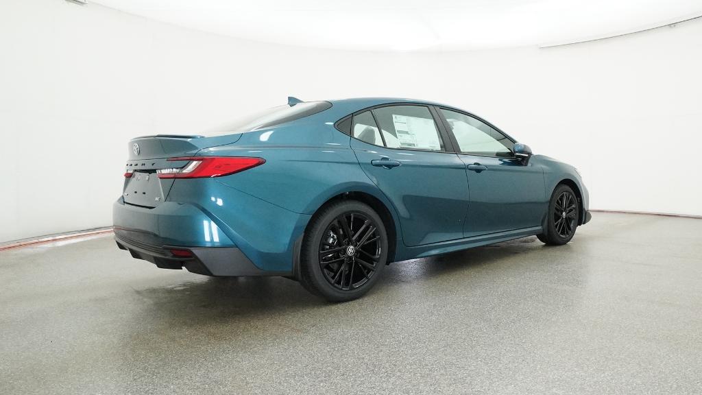 2026 Toyota Camry SE photo 3