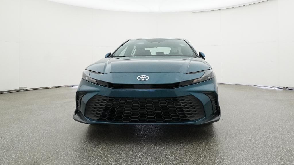 2026 Toyota Camry SE photo 3