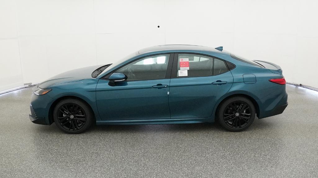 2026 Toyota Camry SE photo 9