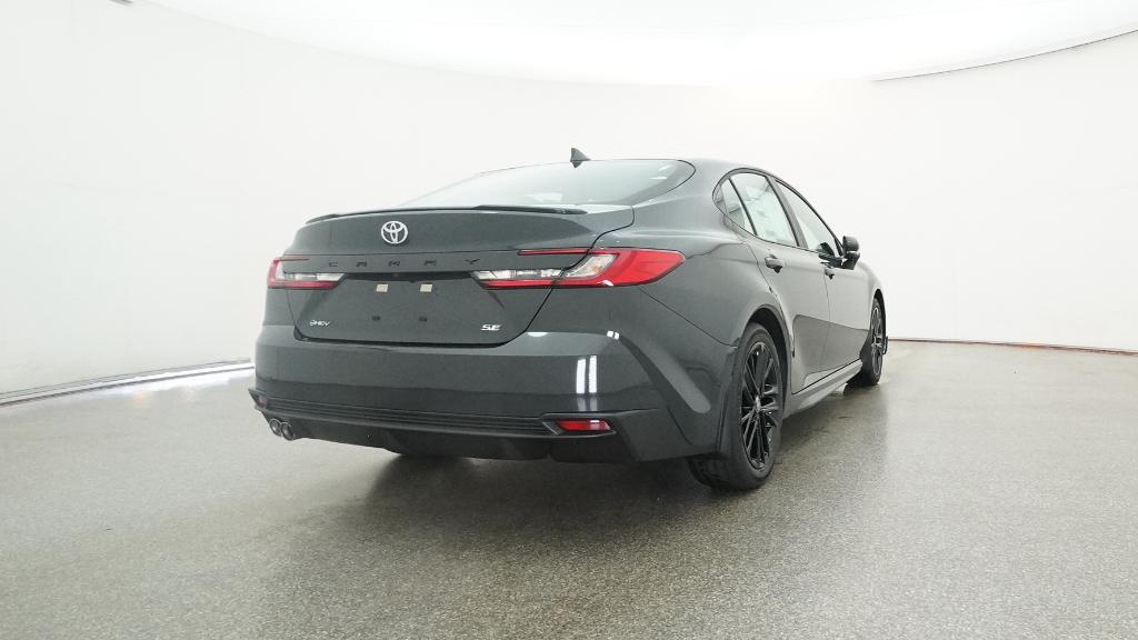 2026 Toyota Camry SE photo 4