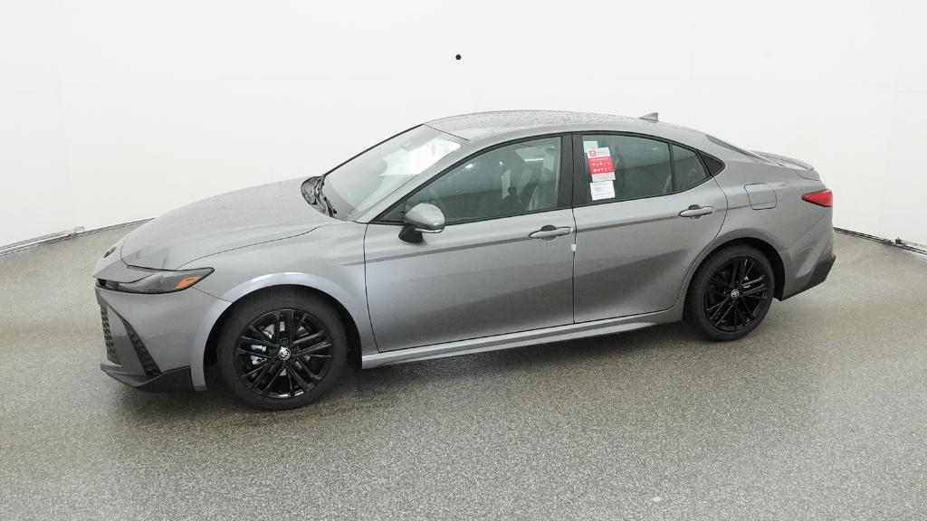 2026 Toyota Camry SE photo 5