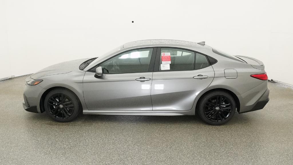 2026 Toyota Camry SE photo 7
