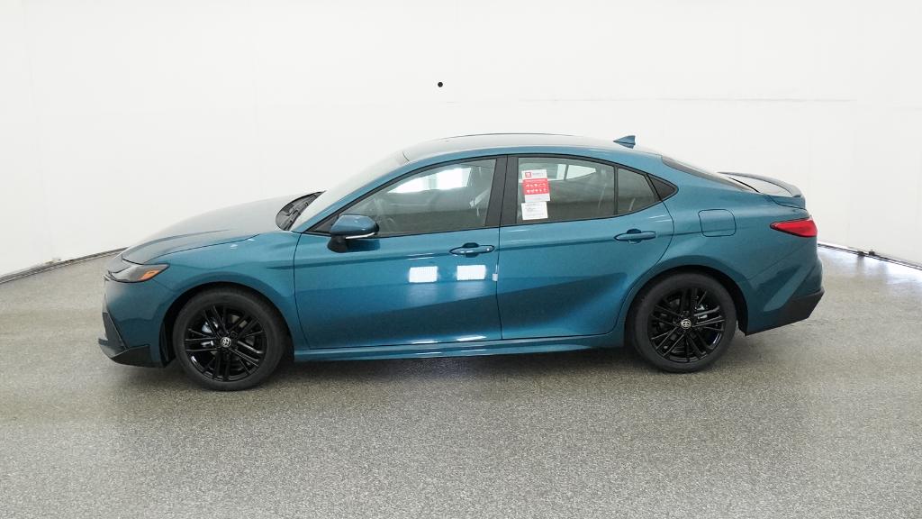 2026 Toyota Camry SE photo 4