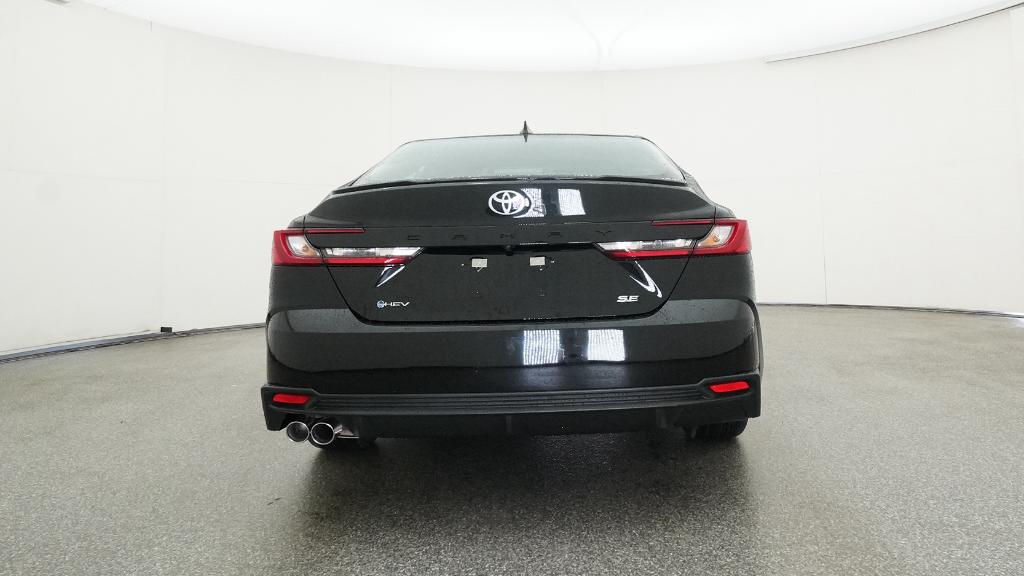 2026 Toyota Camry SE photo 14