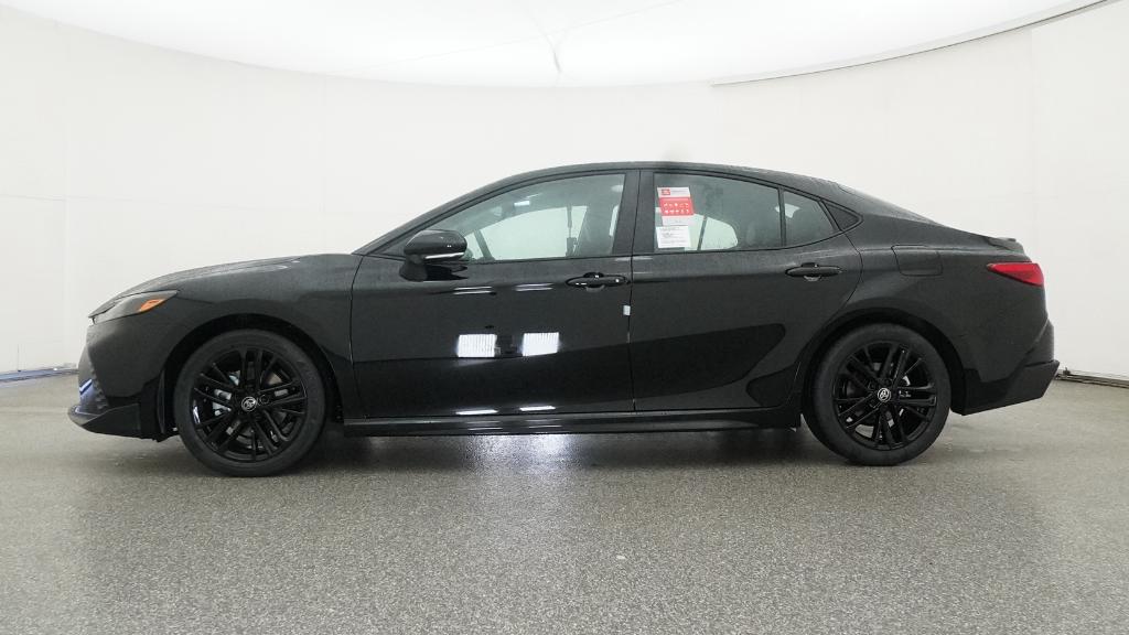 2026 Toyota Camry SE photo 7