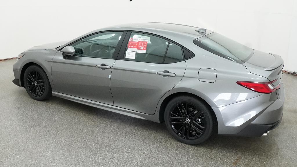 2026 Toyota Camry SE 4dr Car Slide 5