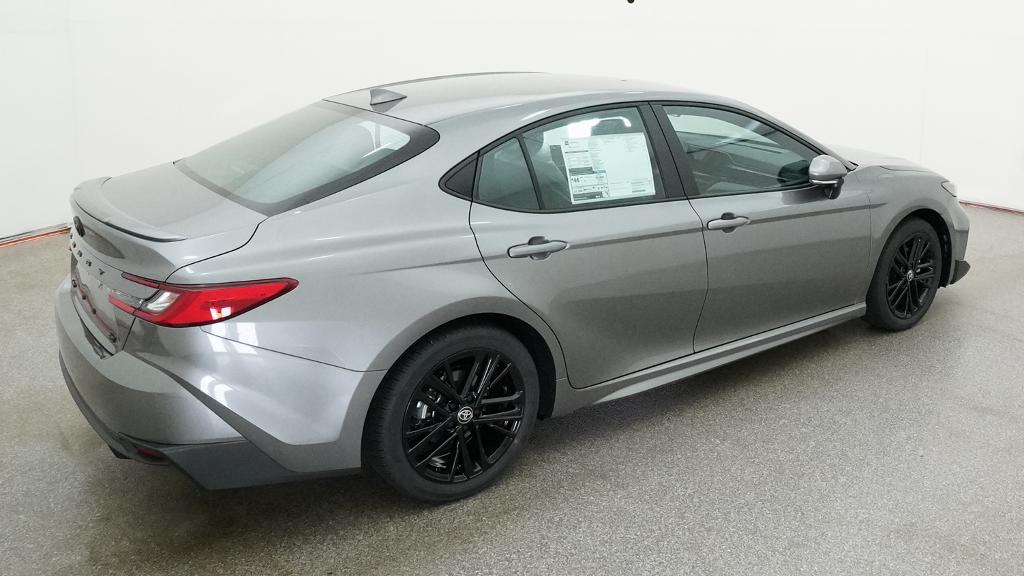 2026 Toyota Camry SE 4dr Car Slide 10