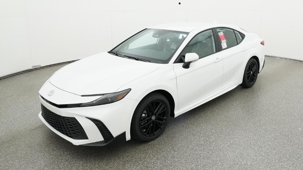 2026 Toyota Camry SE Hybrid's photo