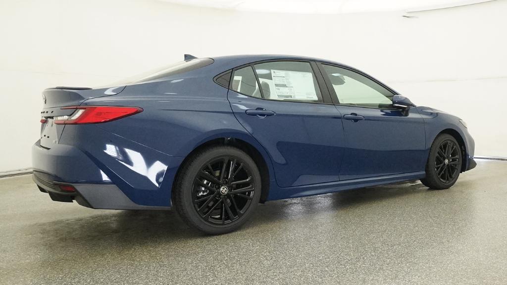 2026 Toyota Camry SE - Photo 8