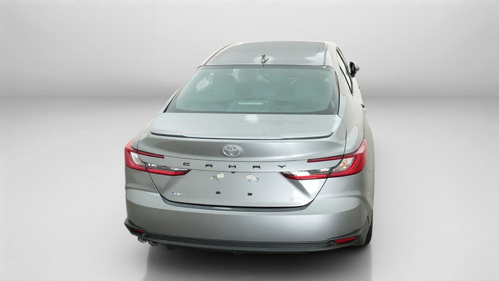 2027 Toyota Camry SE 4dr Car Slide 8