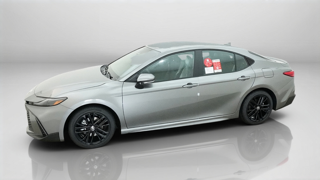 2027 Toyota Camry SE 4dr Car Slide 3