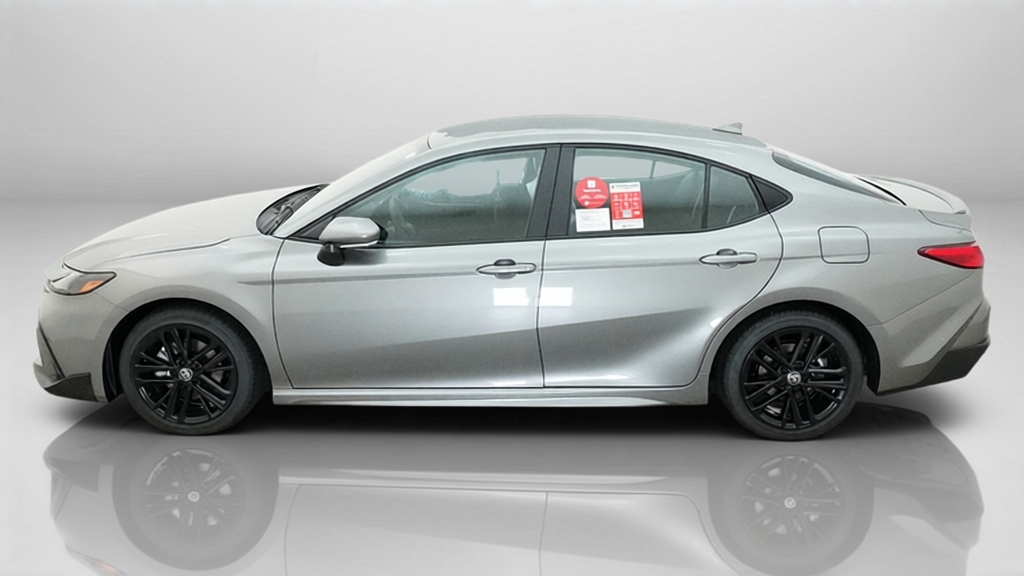 2027 Toyota Camry SE 4dr Car Slide 4