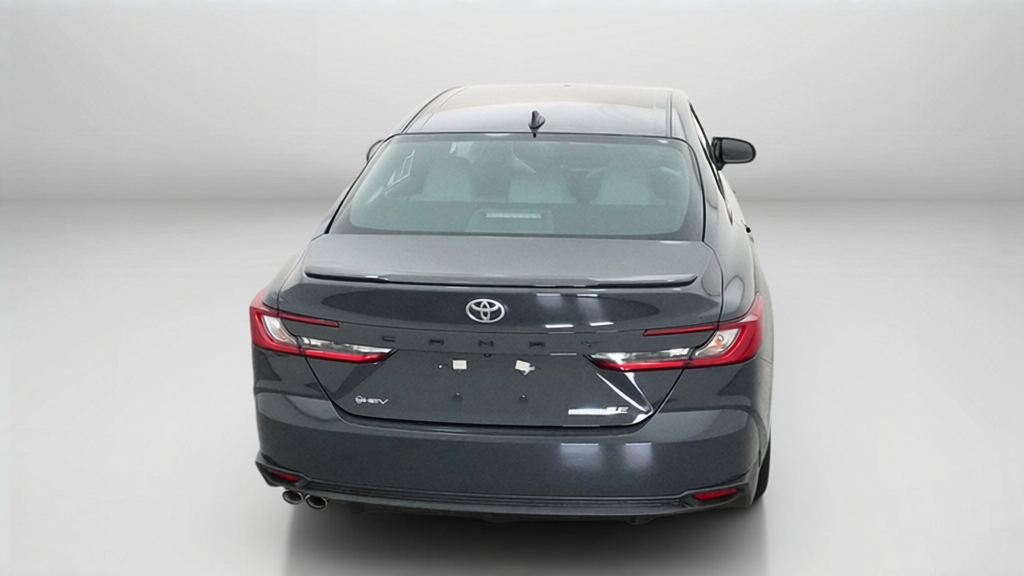2027 Toyota Camry SE 4dr Car Slide 8