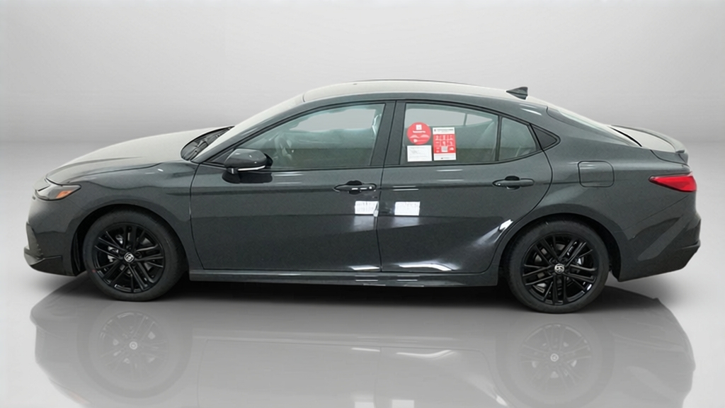 2027 Toyota Camry SE 4dr Car Slide 4