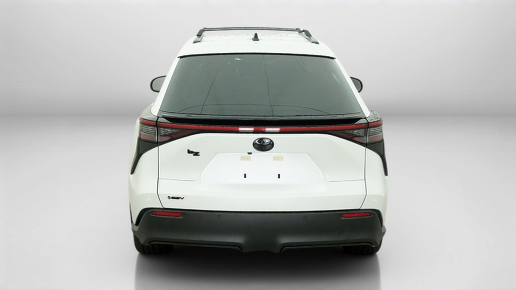 2026 Toyota bZ XLE - Photo 12