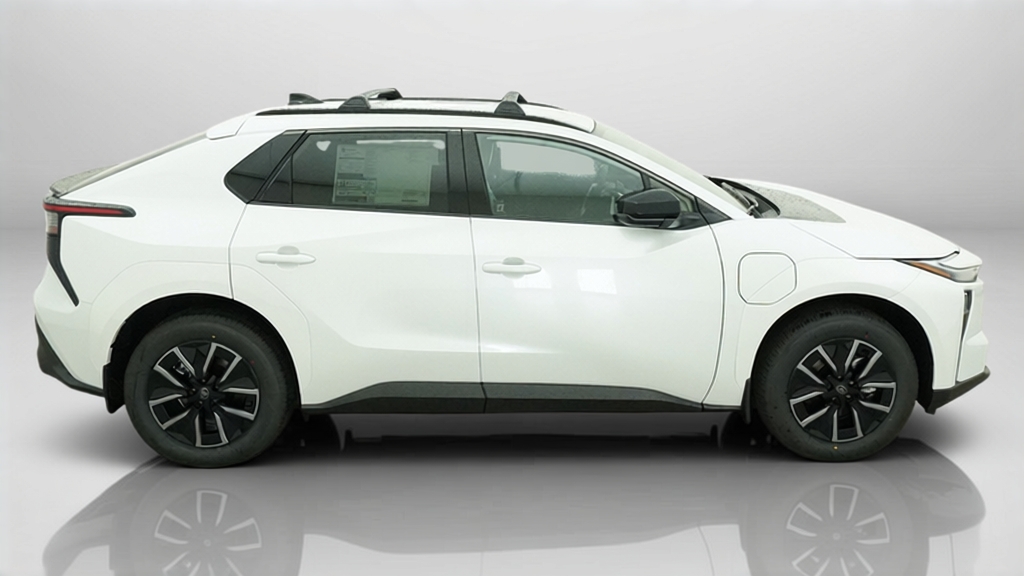2026 Toyota bZ XLE - Photo 7