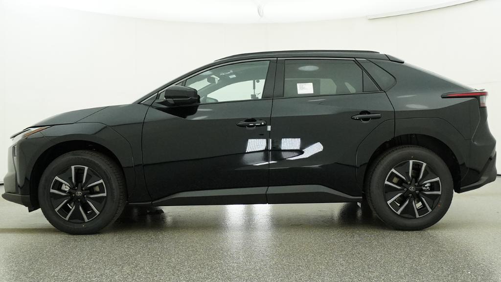 New 2026 Midnight Black Metallic Toyota  XLE image 22