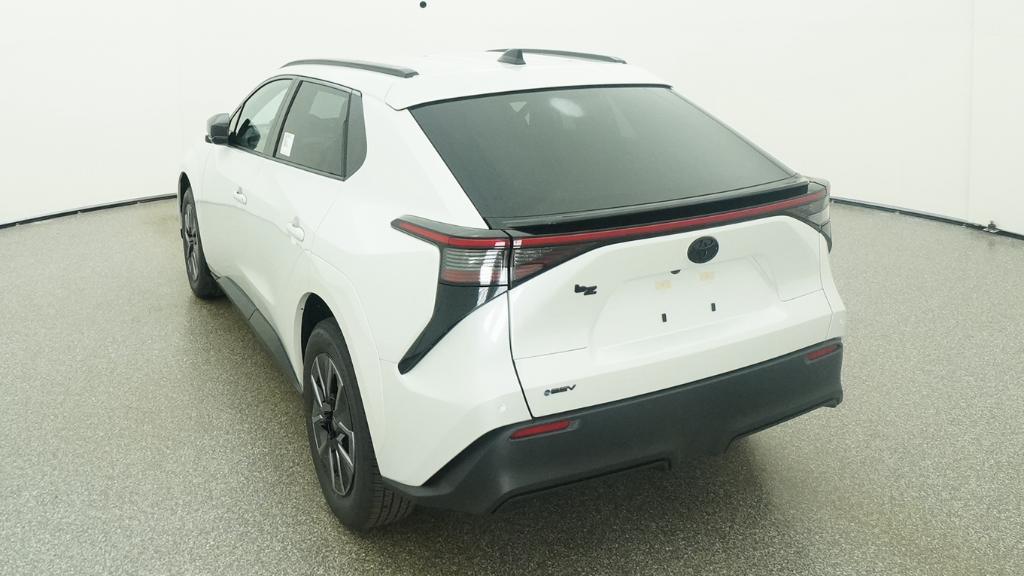 New 2026 Wind Chill Pearl Toyota XLE image 32
