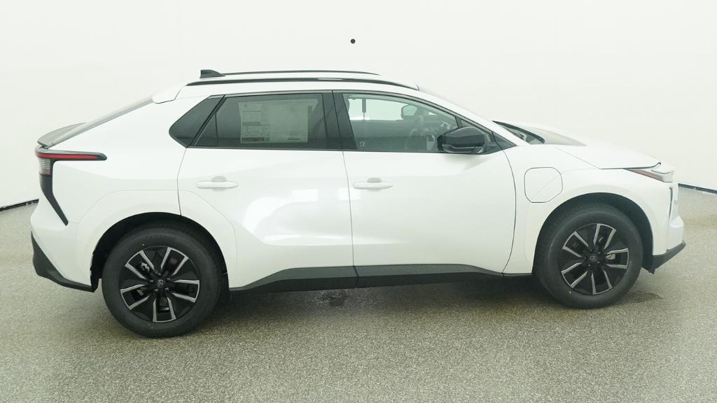 New 2026 Wind Chill Pearl Toyota XLE image 24