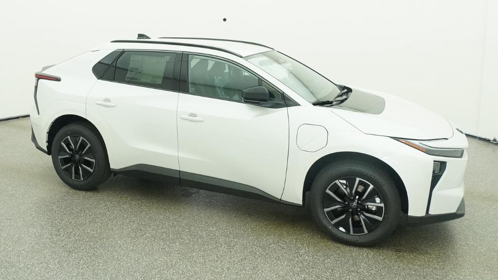 New 2026 Wind Chill Pearl Toyota XLE image 28