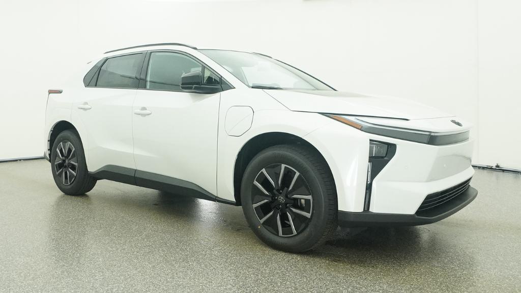 New 2026 Wind Chill Pearl Toyota XLE image 31
