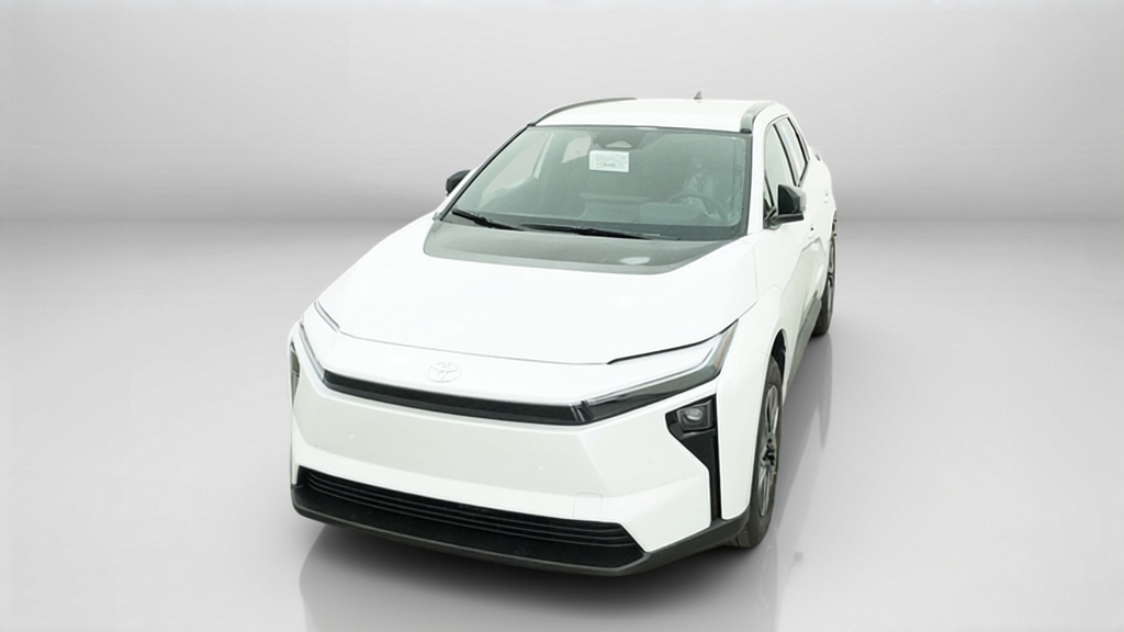 New 2026 Wind Chill Pearl Toyota XLE image 33