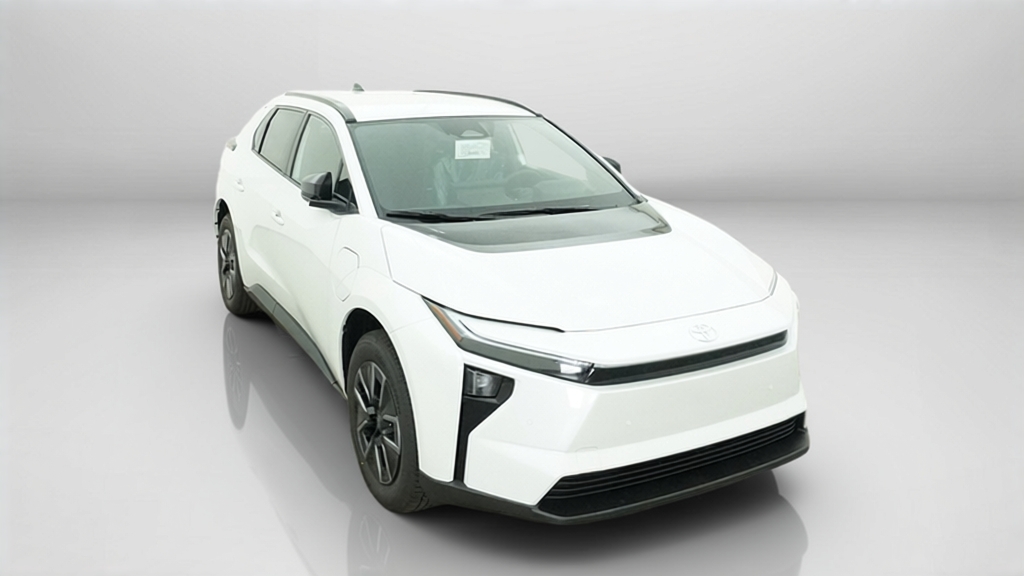 New 2026 Wind Chill Pearl Toyota XLE image 27