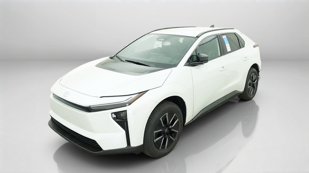 New 2026 Wind Chill Pearl Toyota XLE image 24